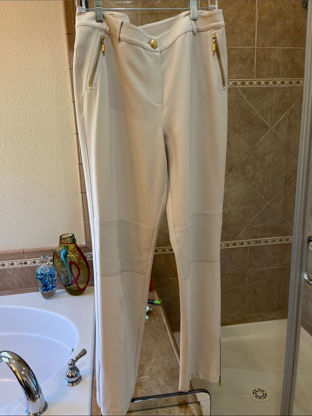 St. John Cream Ponte Pants with Gold-Tone Hardware